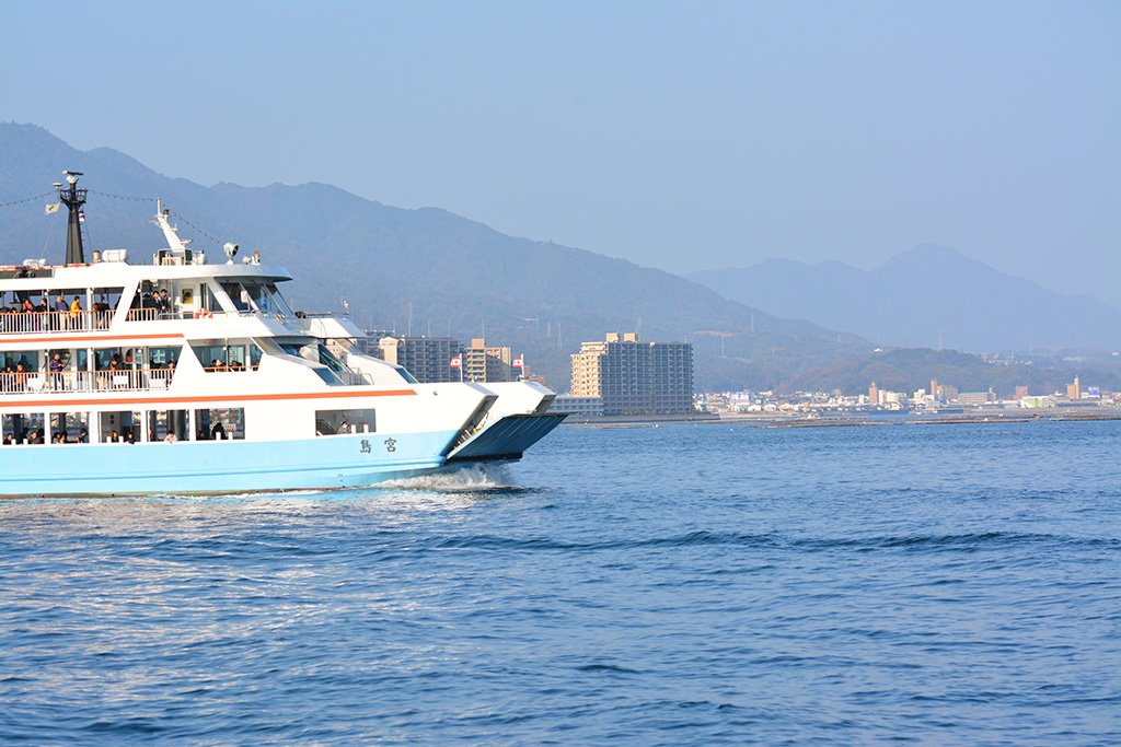 Using the Japan Rail Pass for a free ferry ride from Hiroshima to Miyajima Island