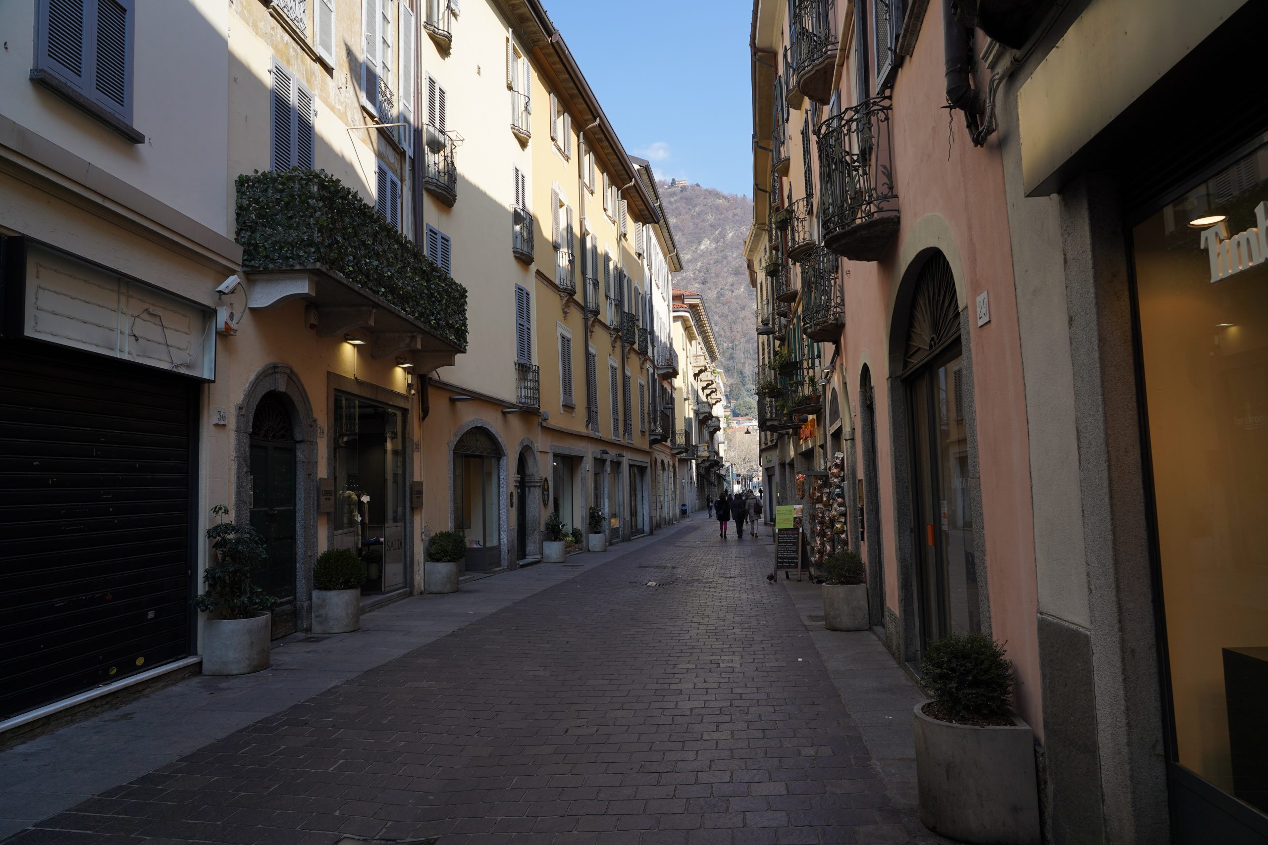 The narrow streets of Lake Como