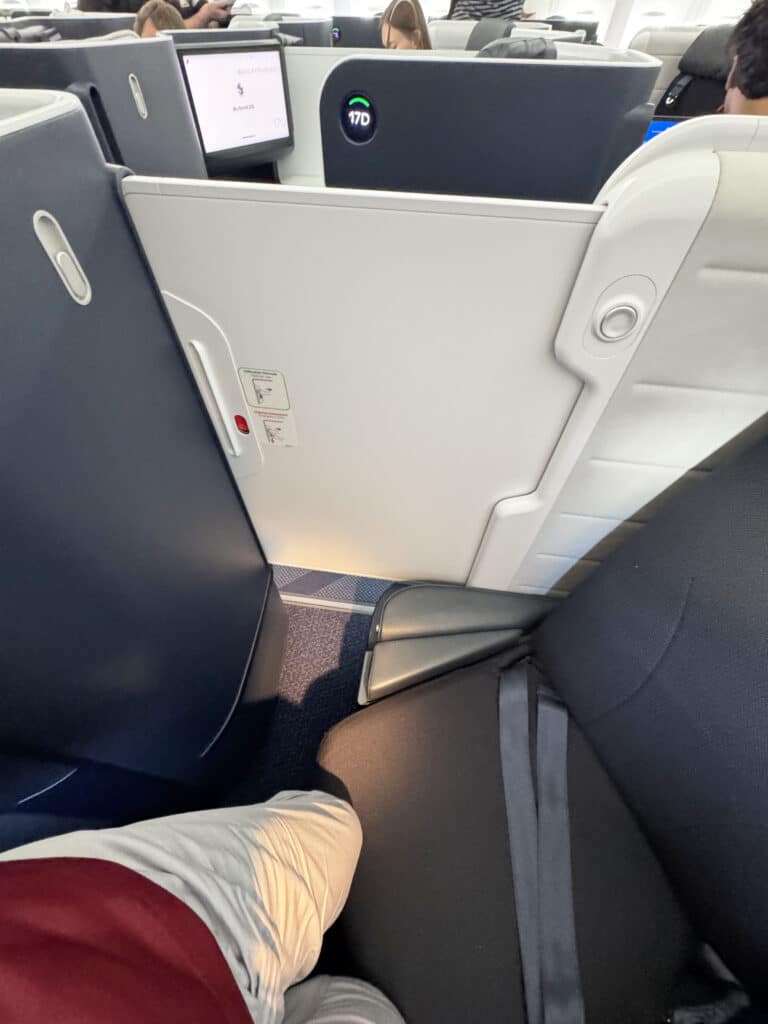 Privacy doors on the Air France 777