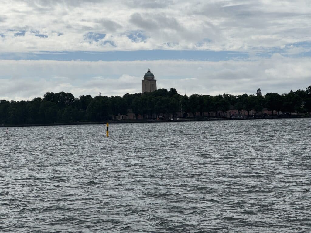 Suomenlinna's white church