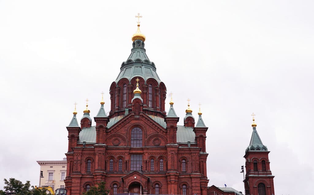 Uspenski Cathedral's onion domes, close-up exterior